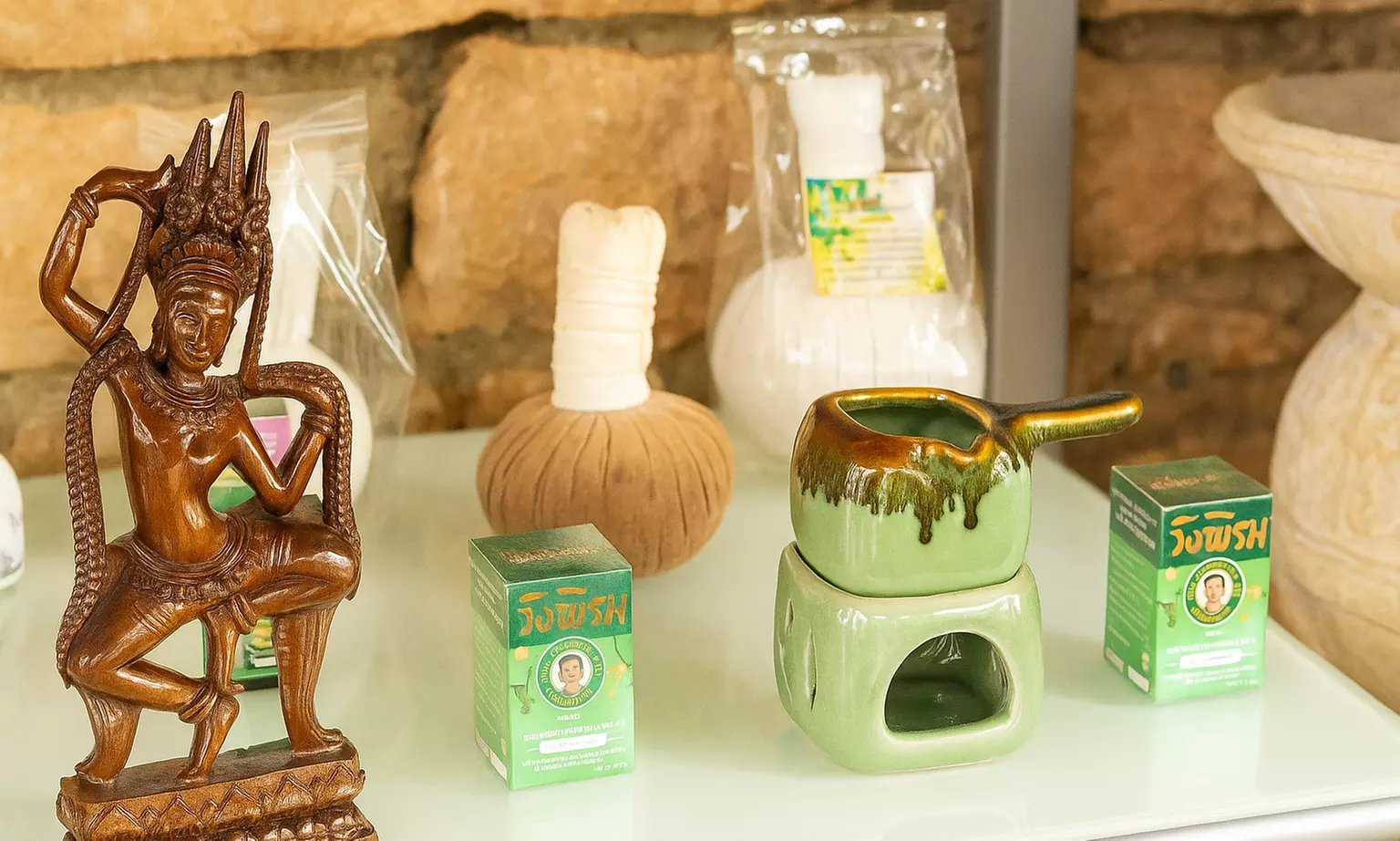 Massage traditionnel thaïlandais ou aux huiles chaudes d'1h