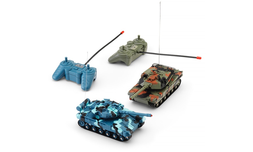 Image 2: RED5 Battle Laser Tag Tanks Twin Pack