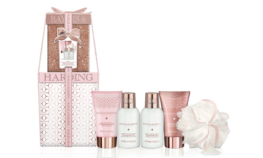 Image 8: Baylis and Harding Gift Set