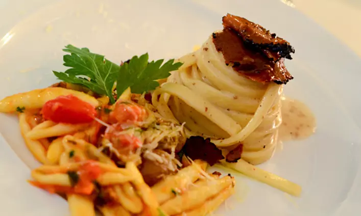 Sardisches Fine-Dining-Überraschungsmenü – 3 Gänge für 2 Personen