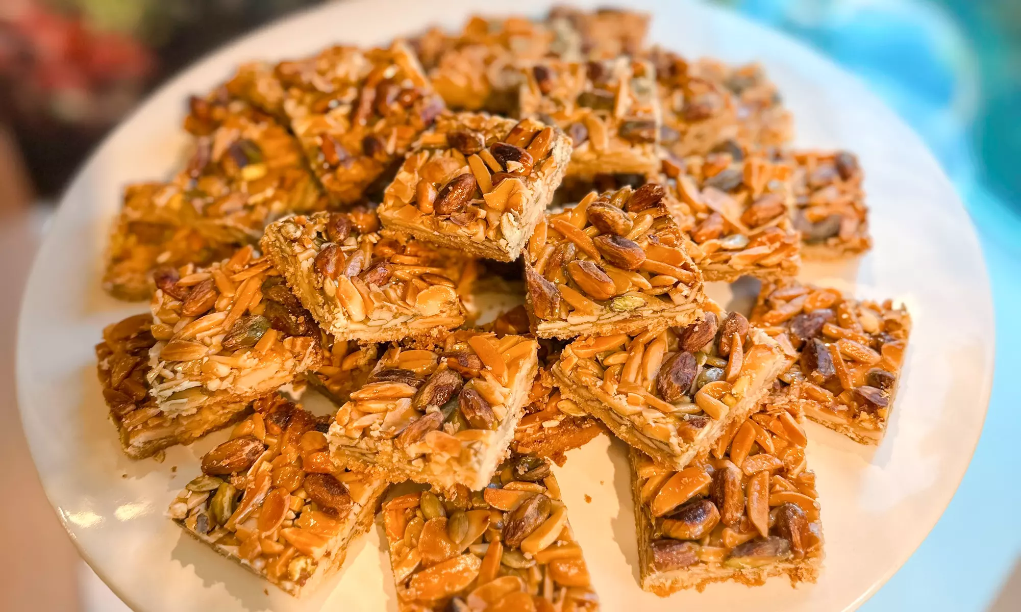 Hausgemachte Torte & Heißgetränk für 1 - 8 Personen