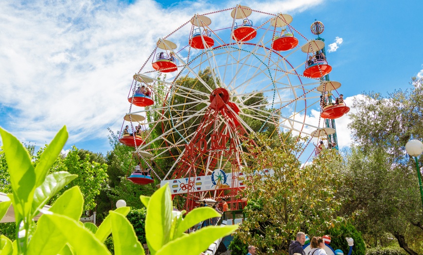 Image 9: Entradas para niño y adulto al Parque de Atracciones de Zaragoza