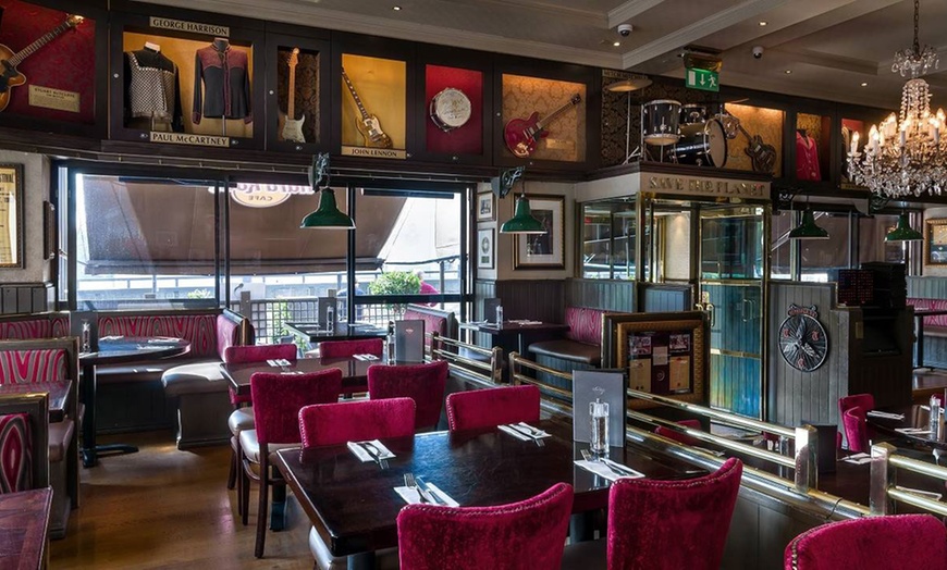 Image 2: ✈London: 1-2 Nights with Hard Rock Café Dining