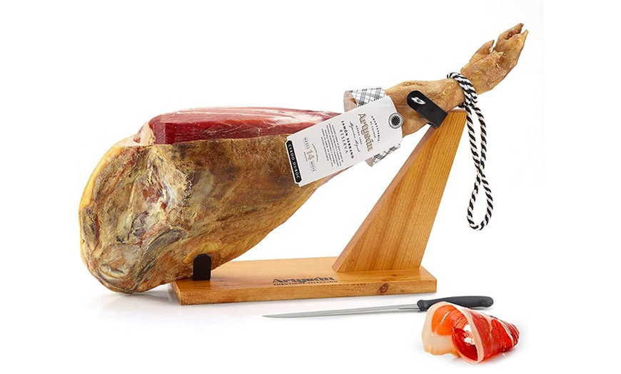 Image 1: Snaffling Pig Serrano Ham Leg Gift Set