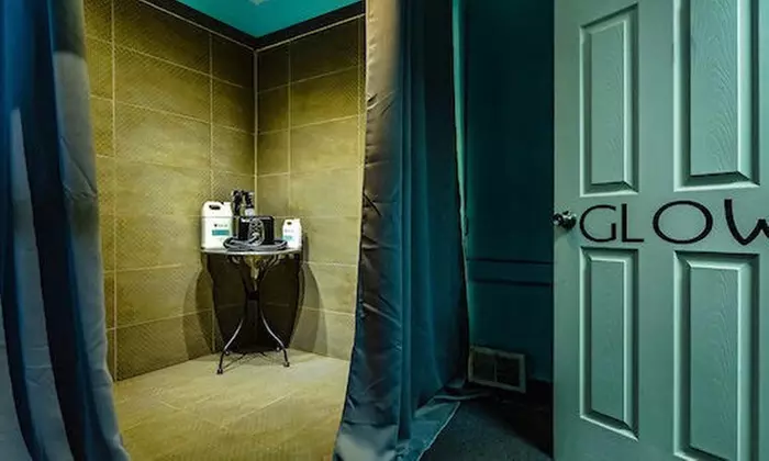 Get a Custom Organic Spray Tan for a Radiant Glow