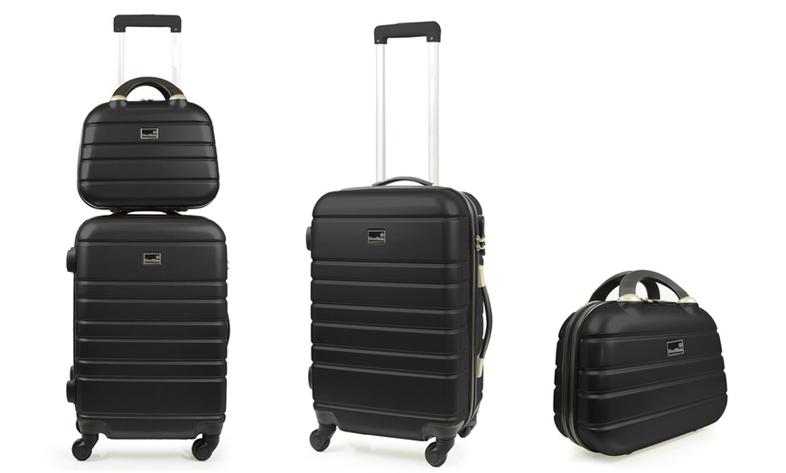 Image 2: Cabin and Vanity Suitcase Set
