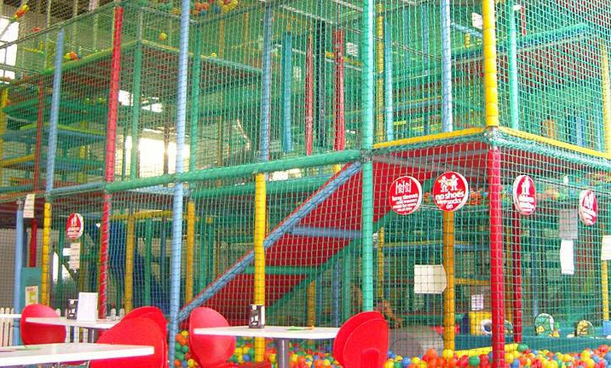 Image 3: Kids Play Area Entry