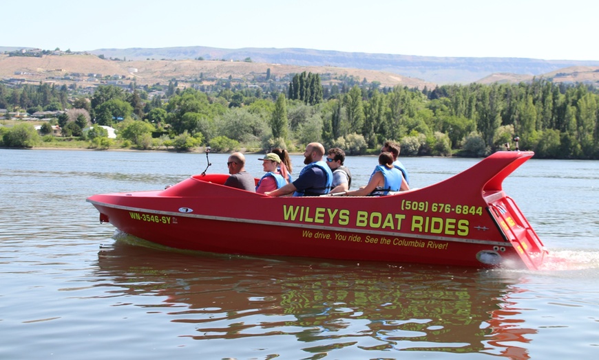 Image 5: Discover Scenic Views with 15 Mile Adventure Boat Ride for 4, 5, or 6