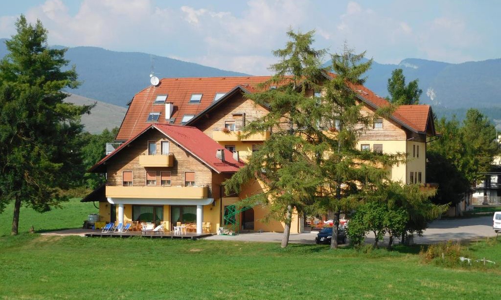 Asiago: camera doppia o matrimoniale con colazione o mezza pensione