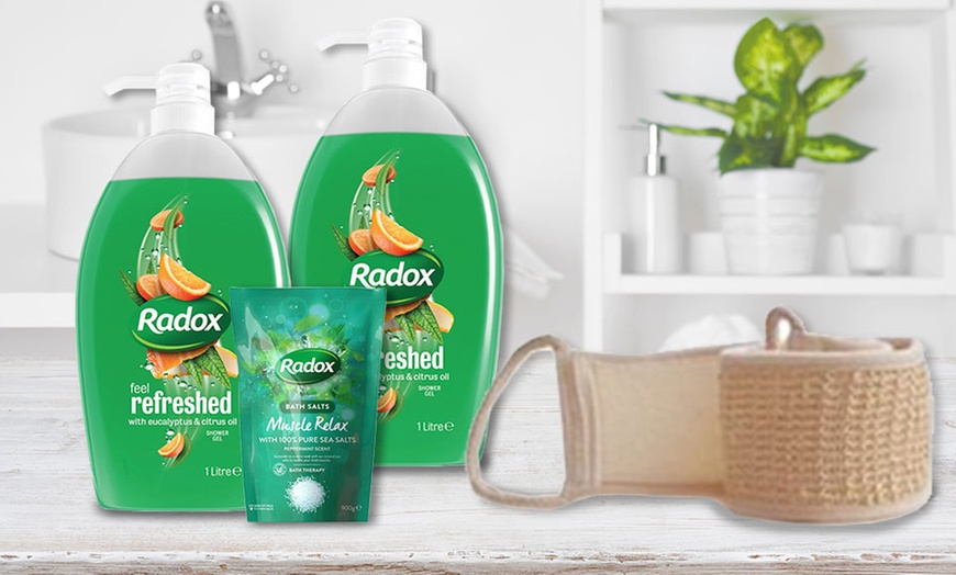 Image 9: Radox Muscle Relax Set