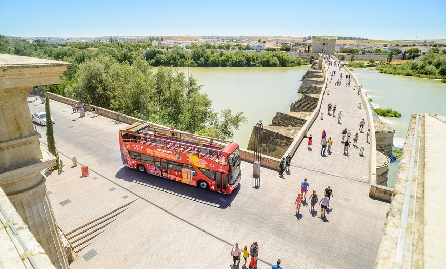 Image 2: ¡Descubre Córdoba a tu propio ritmo! Ticket de 24 h para bus turístico