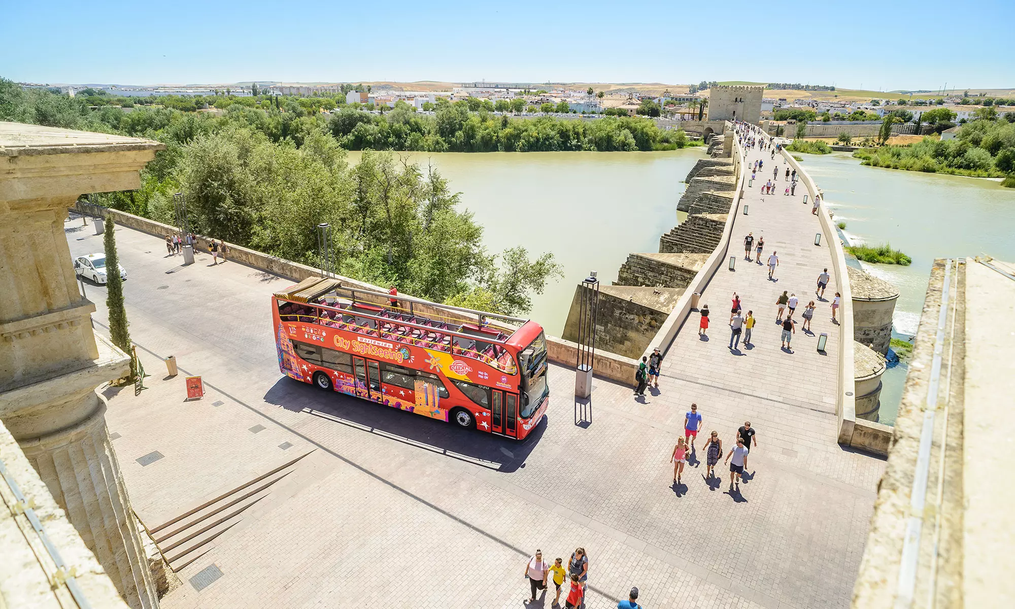 ¡Descubre Córdoba a tu propio ritmo! Ticket de 24 h para bus turístico