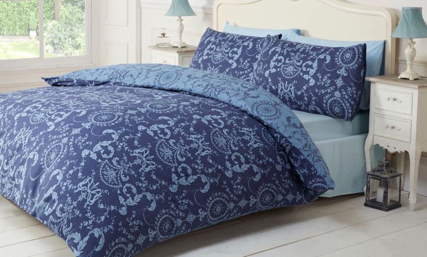 Image 4: Easy Care Duvet Sets