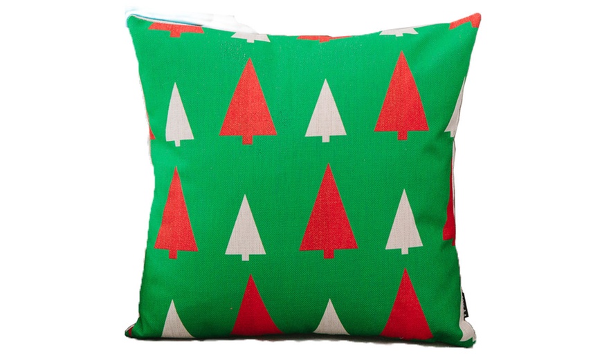 Image 6: Christmas-Themed Cushion Cover