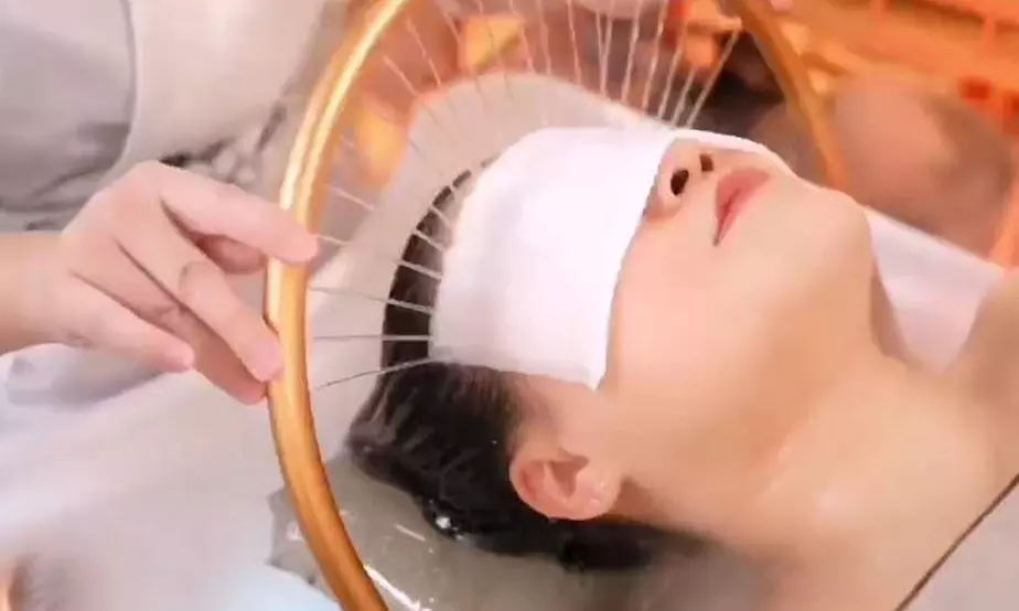 Head, Neck & Shoulders Therapy with Herbal Soak, also for Couples