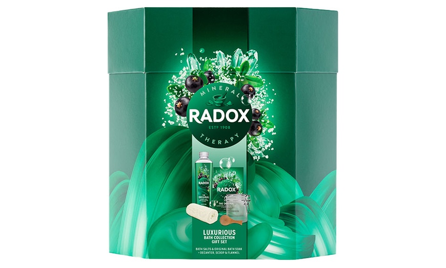 Image 5: One or Two Radox Bath Collection Gift Sets