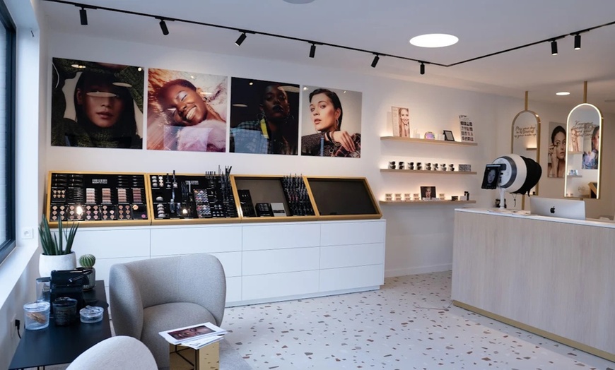 Image 1: Lluxueuze huidboost: infrarood cabine en/of gezichtsbehandeling