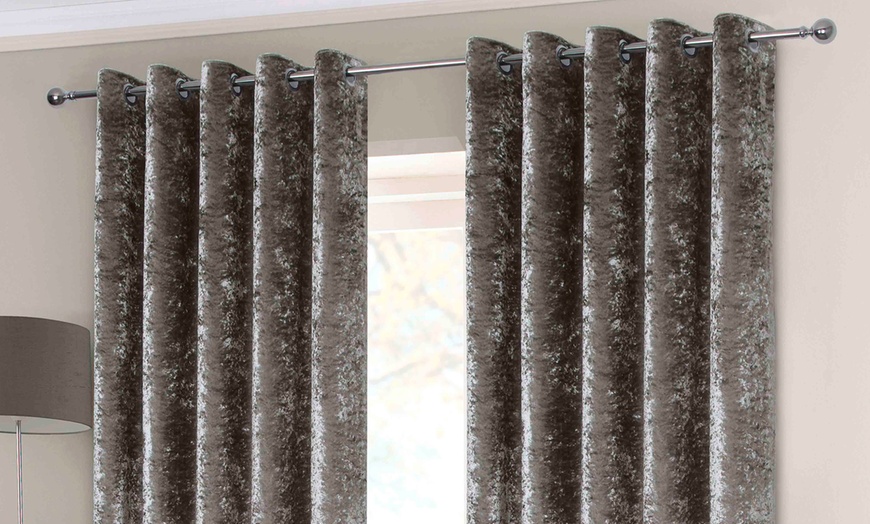 Image 1: Crushed Velvet-Lined Curtains