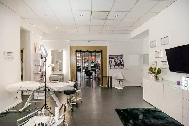 Faltenbehandlung mit Plasma Pen