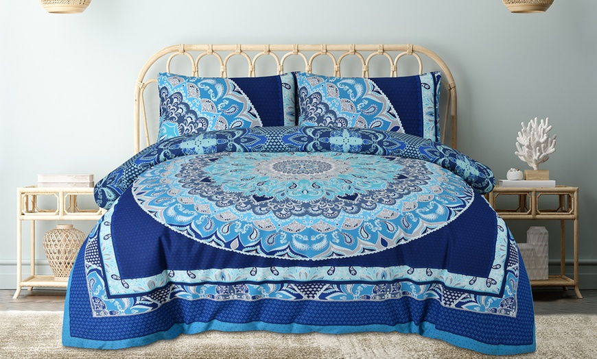 Image 17: Reversible Paisley Mandala Duvet Set