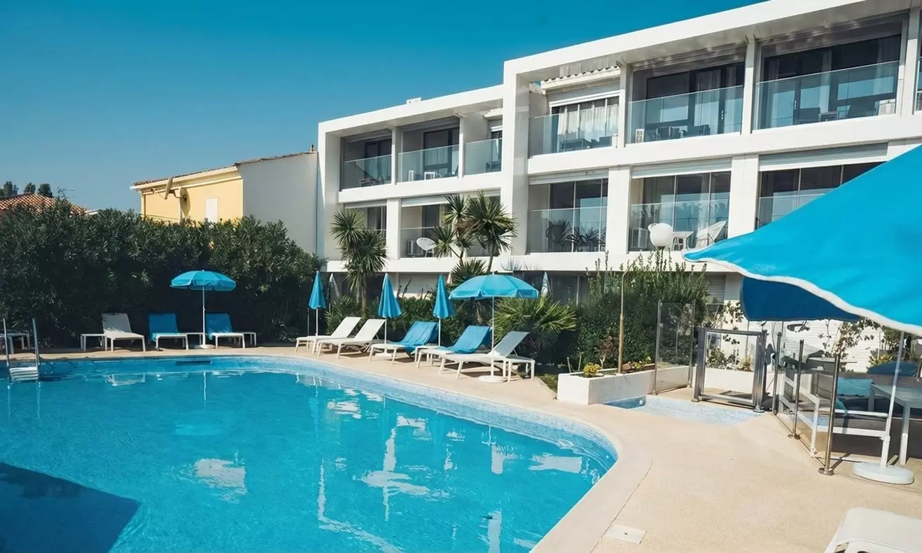 Agde : 1 ou 2 nuits en chambre double ou Junior suite avec PDJ et spa