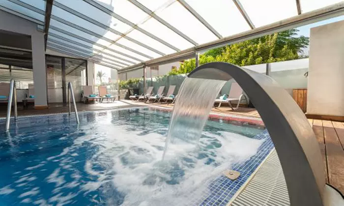 Circuito spa con opción a almuerzo o cena con bebida y masaje para 2