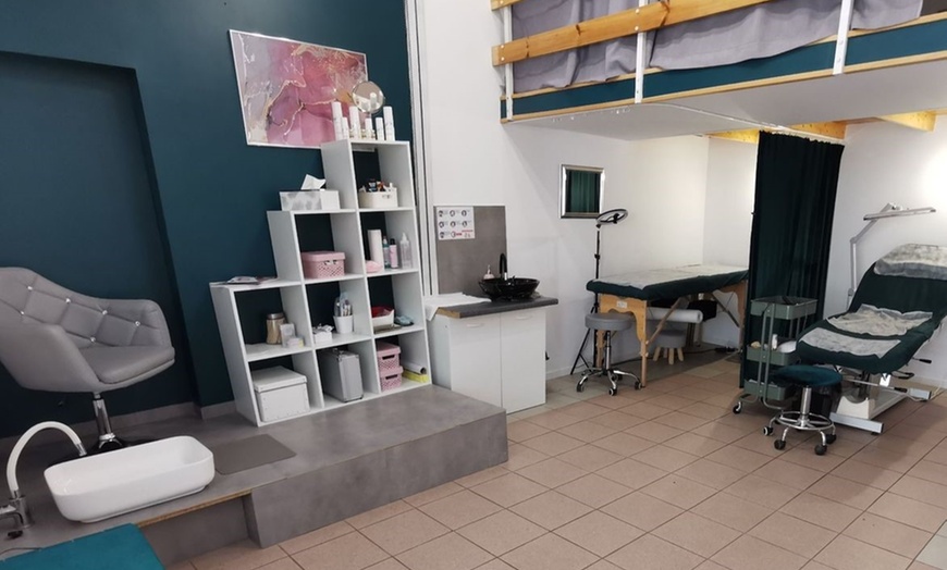 Image 9: Eleganckie dłoni i stopy: manicure i pedicure hybrydowy