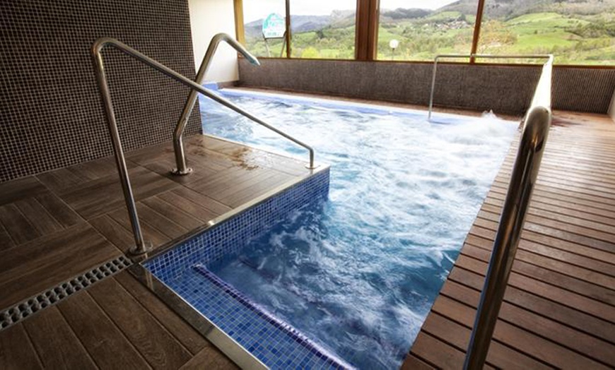 Image 2: Asturias: habitación doble para 2 personas con acceso a spa