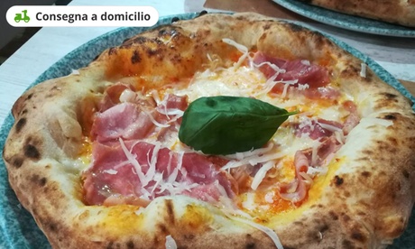 Menu con pizza Classica o Gold a scelta da Pizza e Capricci (sconto fino a 18%). Consegna a domicilio
