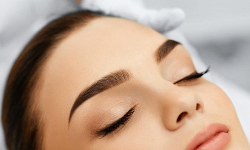Image 1: Get Eyebrow Threading or Waxing / Eyebrow Threading + Tinting