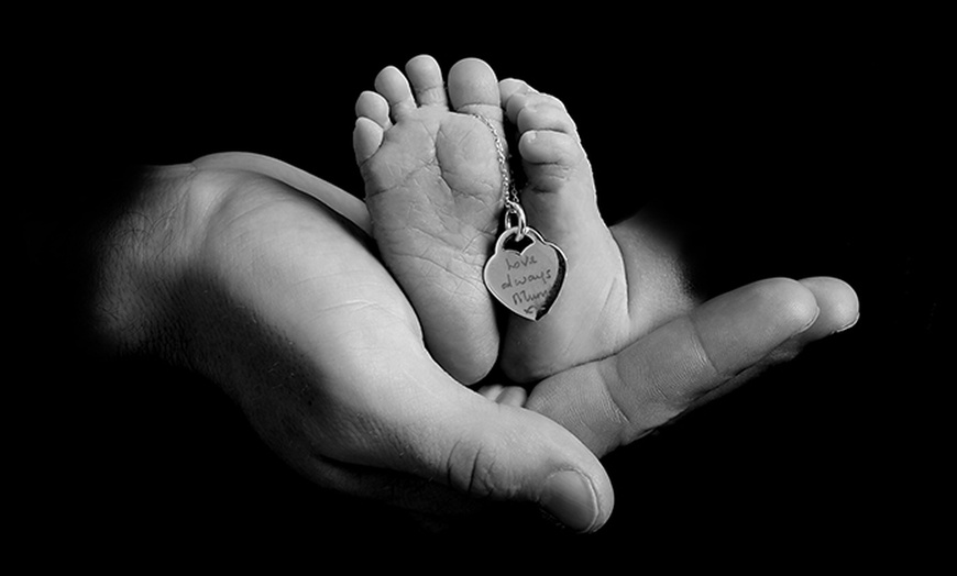 Image 4: One-Hour Newborn Photoshoot