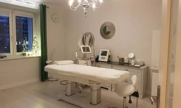 Modelowanie twarzy lub spłycenie zmarszczek