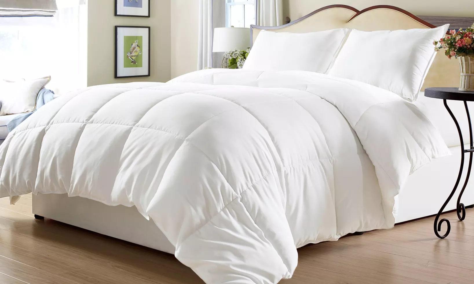 Luxury Home All Seasons Lightweight Down Alternative Comforter - Primary Image