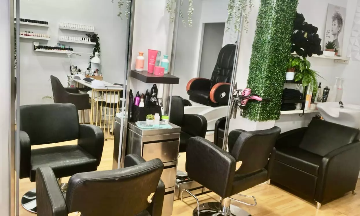 Cuida tus uñas con esta sesión de manicura y/o pedicura normal o semipermanente con hasta 38% de descuento - Image 5