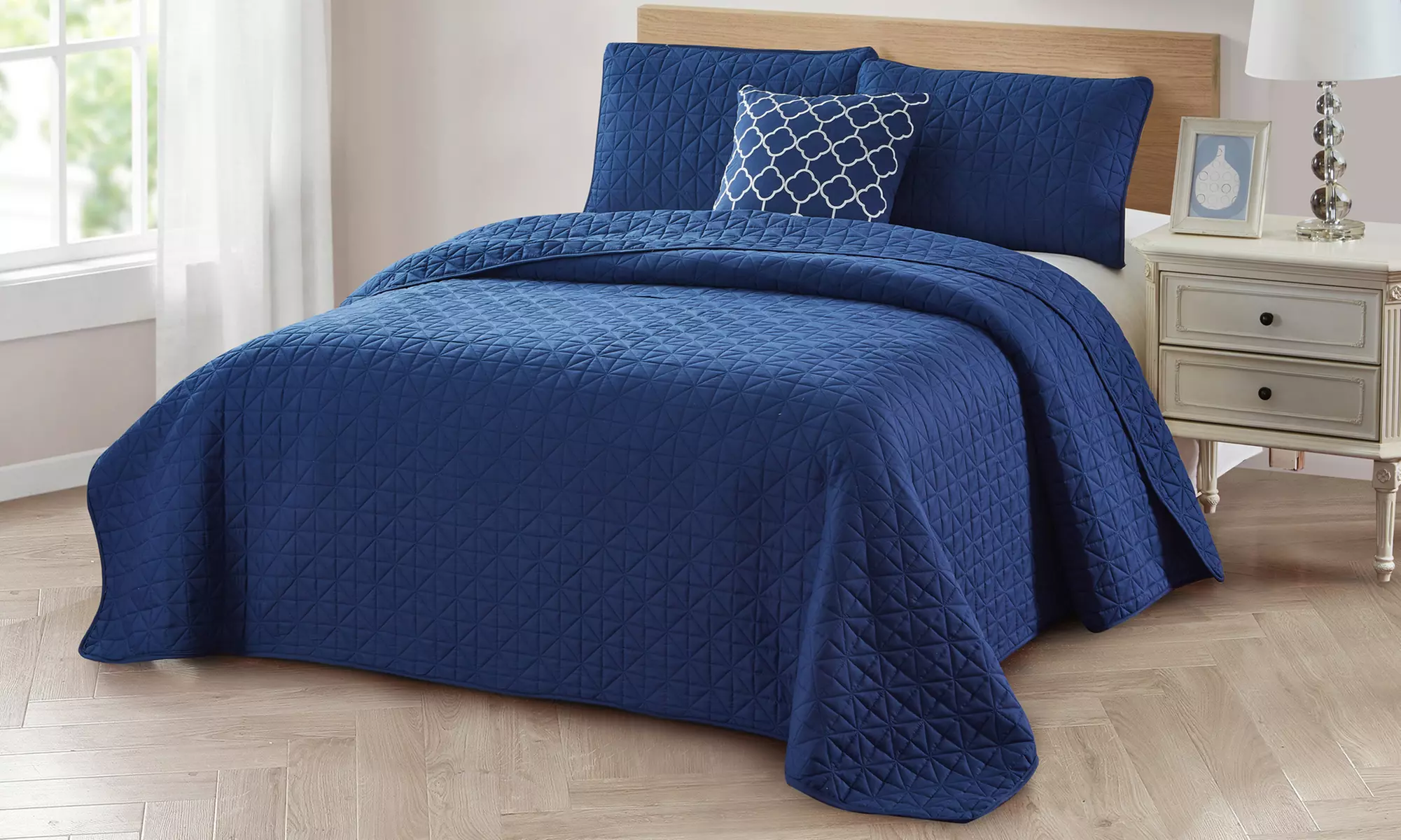 Bibb Home Solid Reversible Quilt Sets with Dec Pillows (4-Piece) - Second Medium