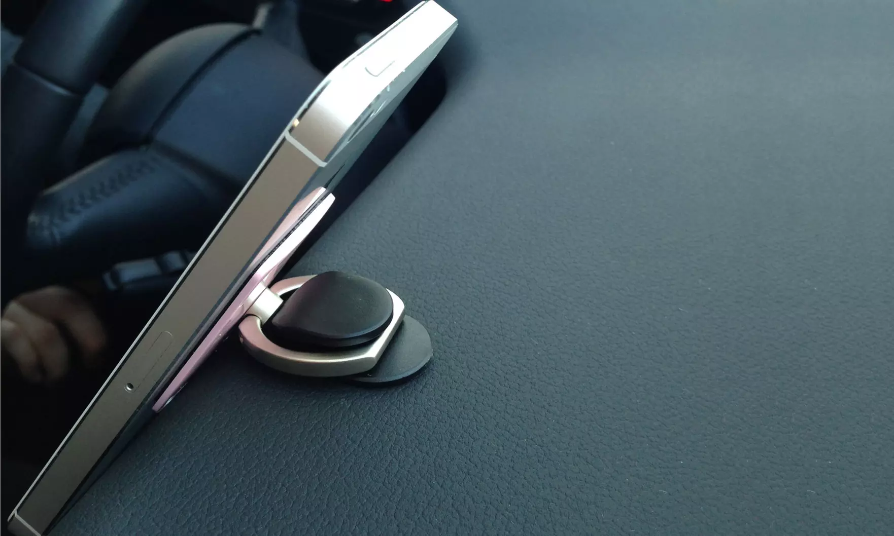 1 ou 2 supports "Anneau Magique" pour la voiture et prise en main facile, compatible tout smartphone, livraison gratuite - Primary Image