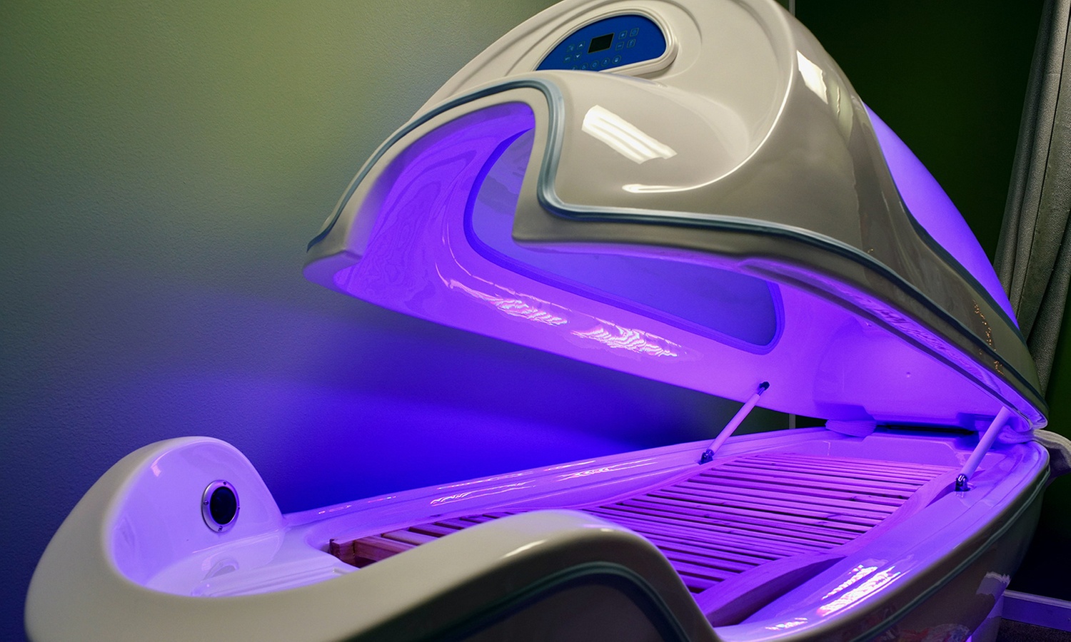 Enjoy Four Slimming LED Sauna Pod Sessions with Consultation