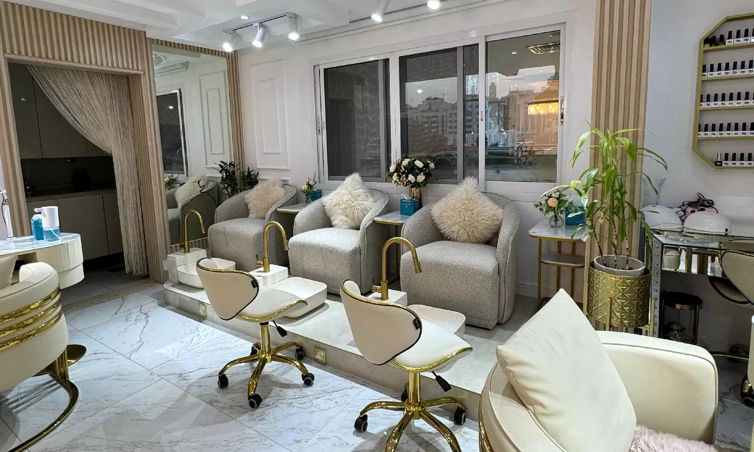 60 Minute Moroccan/ Royal Moroccan Bath with Herbs or Whitening Herbs at Glamsoul beauty lounge (Up to 65% Off) - Primary Image