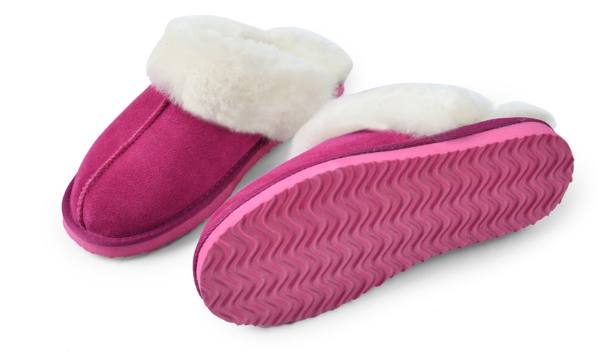 Image 13: Snow Paw Women’s Sheepskin Slippers