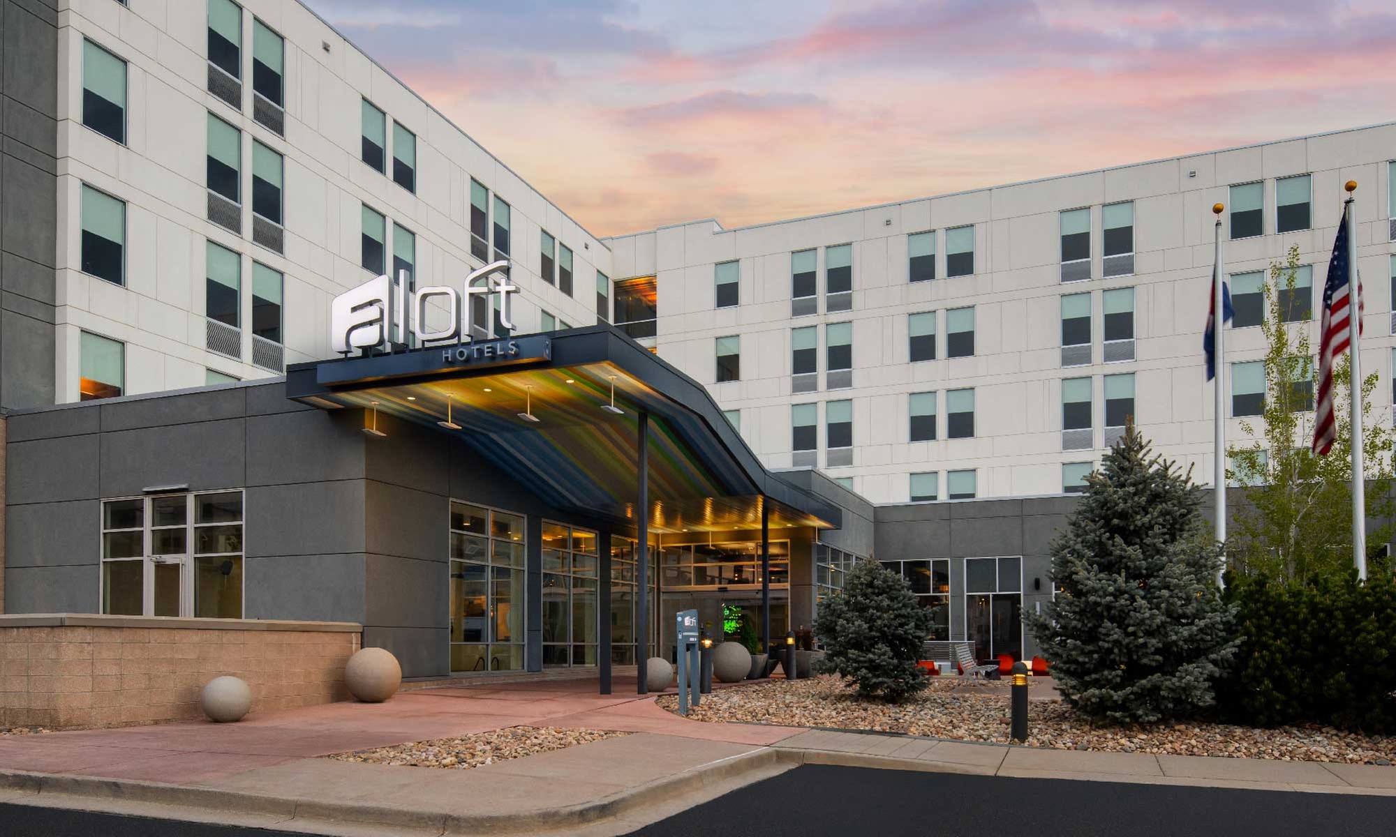 Exclusive Top-Secret Modern Hotel near 1stBank Center - Book now!