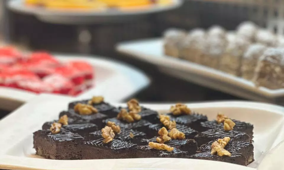 Lunch or Dinner Buffet with Beverages:Child (AED 35), Adult (AED 109)