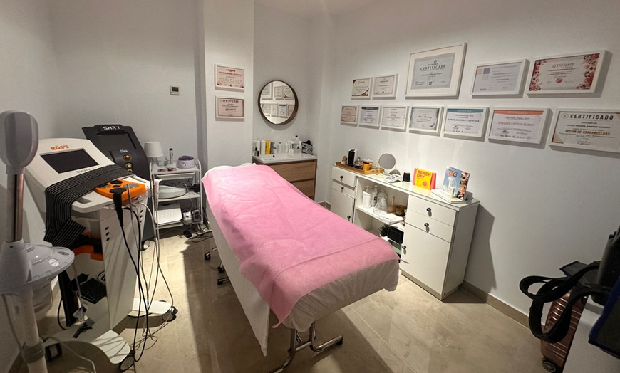 Image 2: Limpieza facial básica o hydrafacial de 8 pasos con tratamientos extra