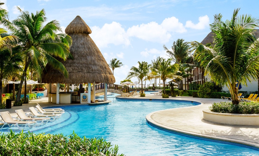 The Reef Coco Beach: 4-Star Beach Resort | Groupon Getaways