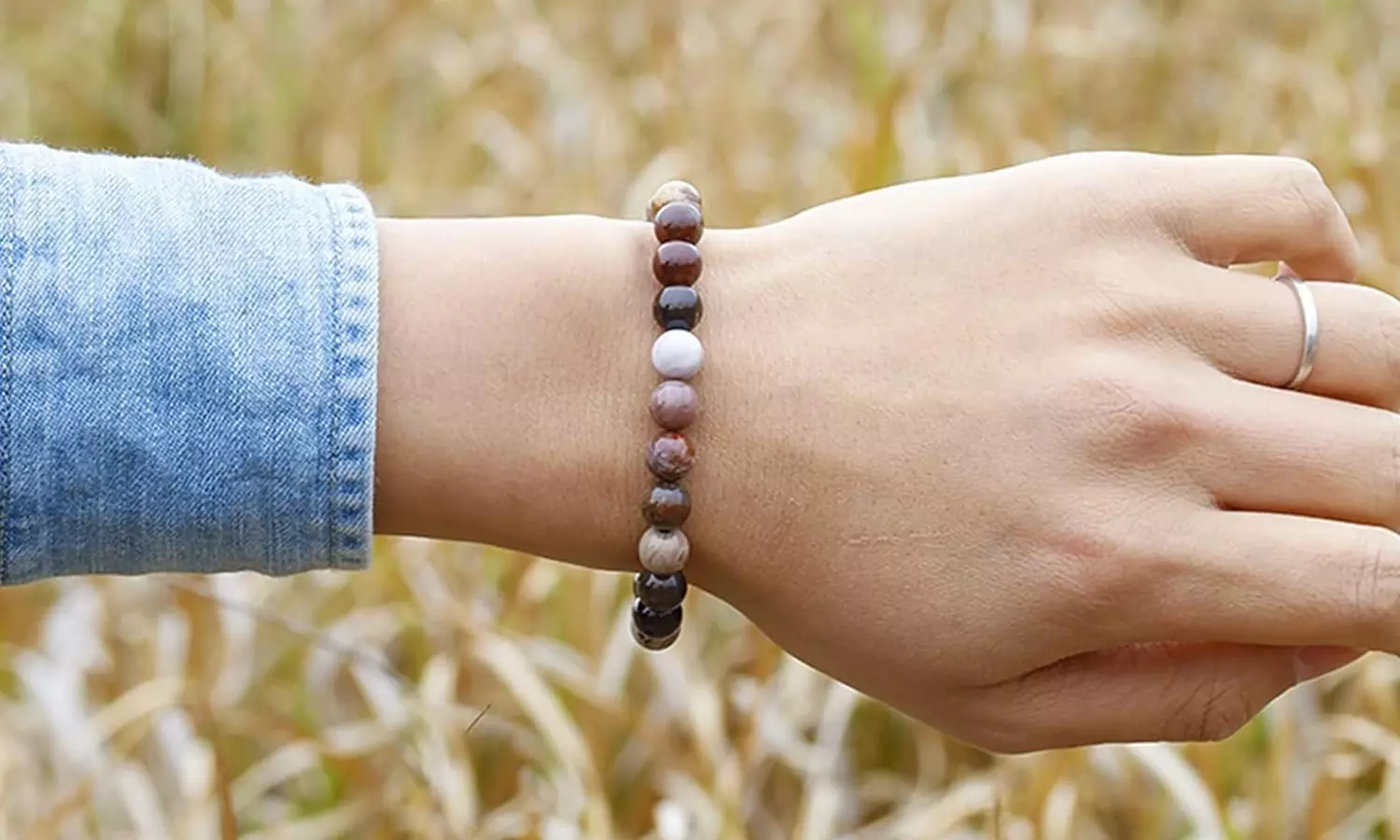 1 of 2 kleurrijke armbanden