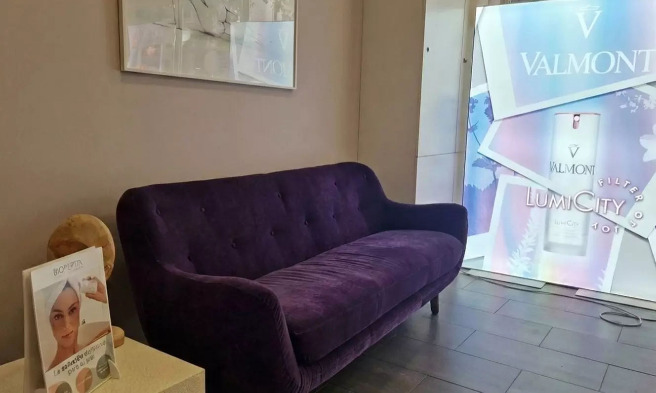 Sesión de peluquería con lavado, corte, tinte y peinado