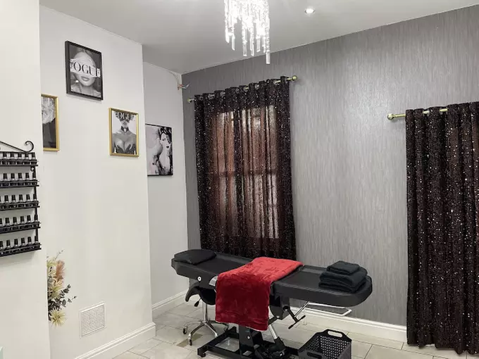 Eyelashes at Shaz Hair & Beauty