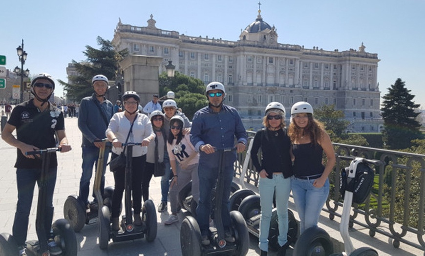 Image 7: Tour de Madrid sobre ruedas con Segway Madrid