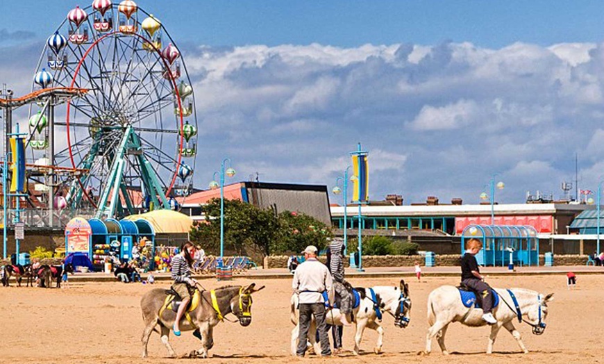 Image 2: Lincolnshire Coast Holiday Park