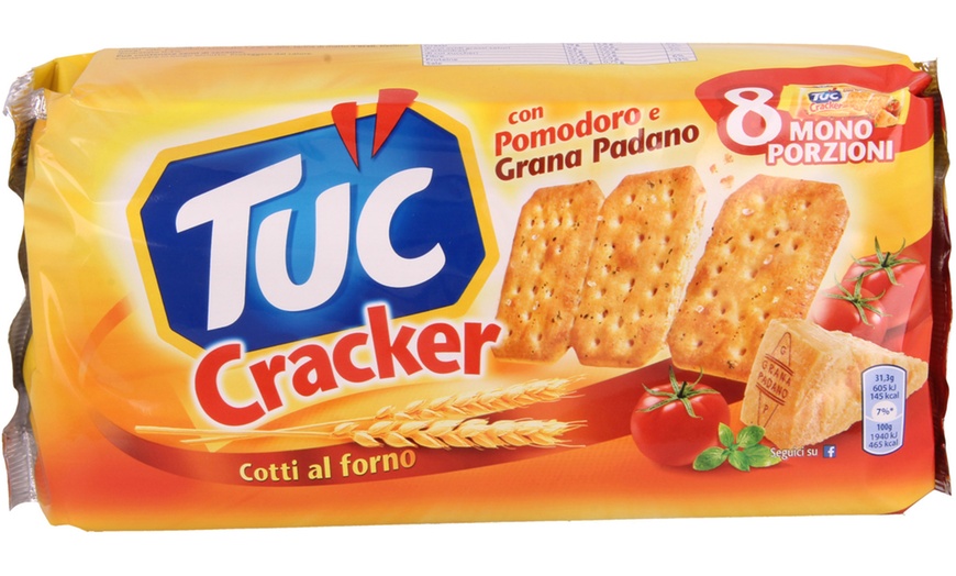 Image 6: Crackers Tuc