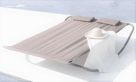 Lettino doppio con cuscini poggiatesta